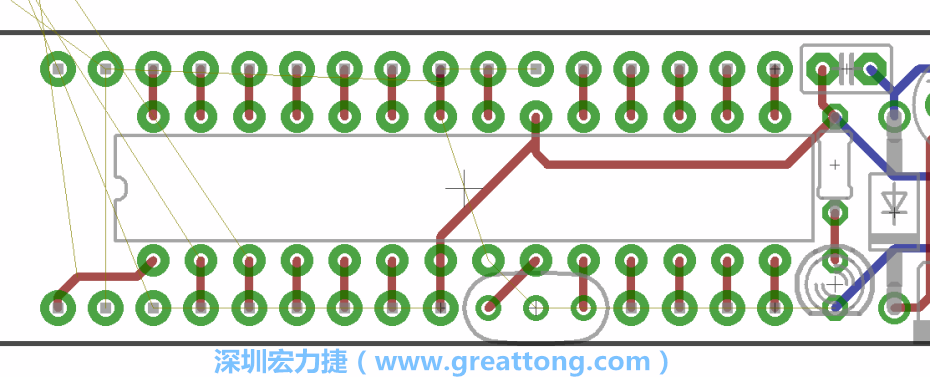 諧振器應(yīng)擺放在ATmega微控制器的針腳8、9和10旁邊，在共鳴器和微控制器中間的高頻信號(hào)線應(yīng)該要愈短愈好，此外，其它的信號(hào)線應(yīng)該要遠(yuǎn)離這個(gè)區(qū)域且配置在諧振器的下方，這樣做是為了防止不必要的無線電波干擾。