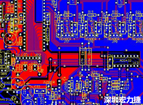 一般產品的PCB設計，多數先決定元件布局，再進行線路連接，于元件位置就先改善干擾問題，再從線路細節著手改善產品。