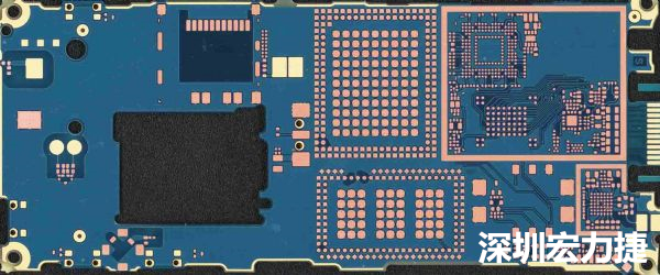 手機可用的PCB空間相當小，而1片式的設計是節省成本的作法，如何做到區隔不同子系統、降低雜訊干擾，是設計關鍵。